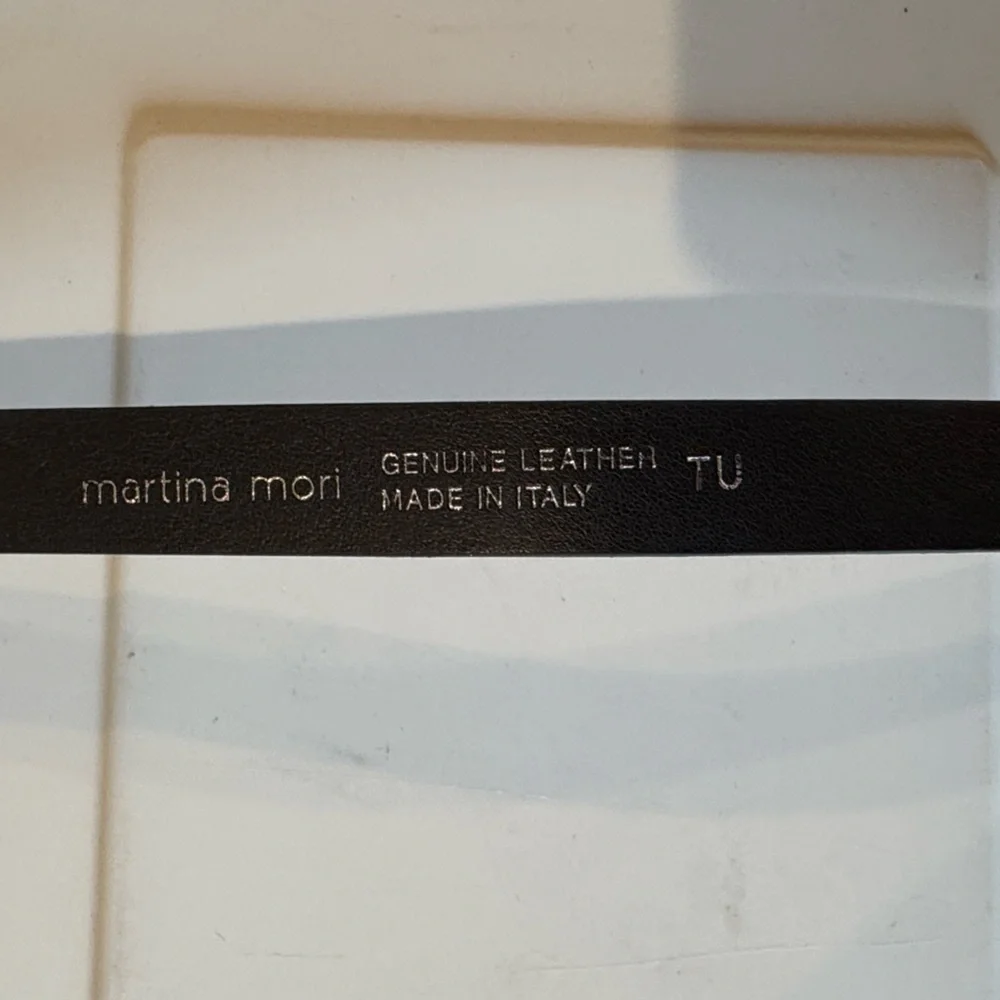NWT Martina Mori Made In Italy Leather Smooth Classic Black Belt. 37”